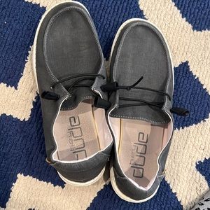 Hey Dudes Chambray Gray Women’s Shoes Size 11